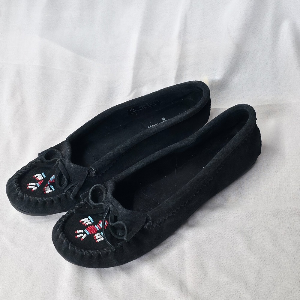 Minnetonka Women's Black Suede Soft Sole Thunderbird Animikii Moccasins Size 11